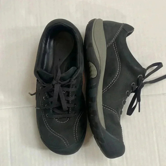 KEEN Women's Presidio 2 Leather Low Height Sneaker (Size 7.5) - Picture 9 of 12